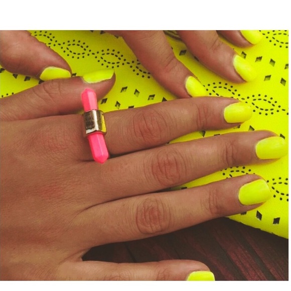 Ring - Picture 2 of 4